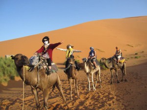 サハラ砂漠のキャンプツアー
